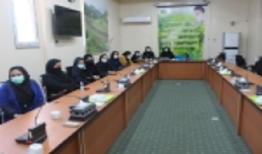 تقدیر از بانوان اداره کل منابع طبیعی خوزستان به مناسبت روز زن