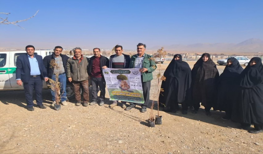 نشست مشترک مدیر کل منابع طبیعی و آبخیزداری و مدیر عامل و رئیس هیئت مدیره سازمان آب و برق خوزستان