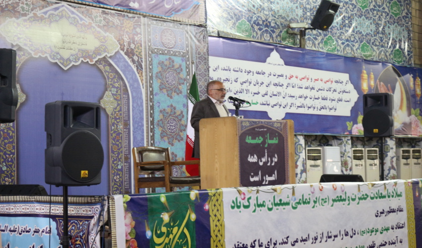 منابع طبیعی و آموزه های دینی در نماز جمعه و اهدای رایگان نهال به نمازگزازان