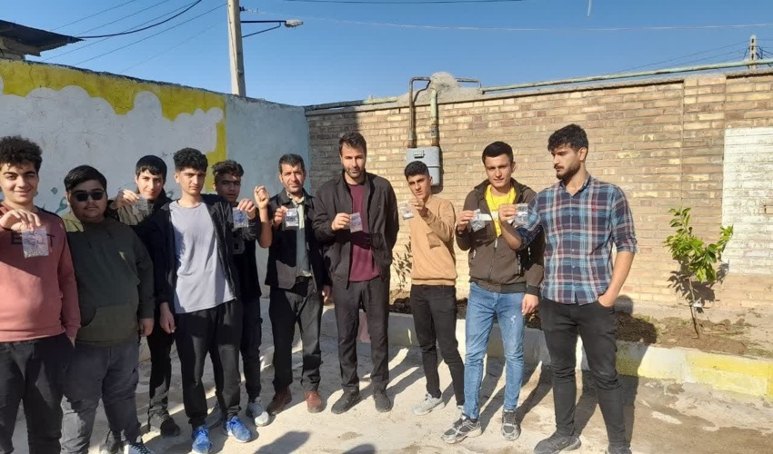 نحوه  آموزش کاشت نهال به به دانش آموزان شهرستان ایذه انجام شد